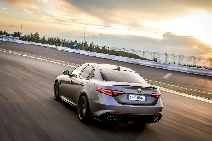  Alfa Romeo Giulia Quadrifoglio NRING (952) 2018 года  (фото 10 из 21)